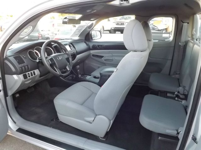 Toyota Tacoma 2013 photo 2