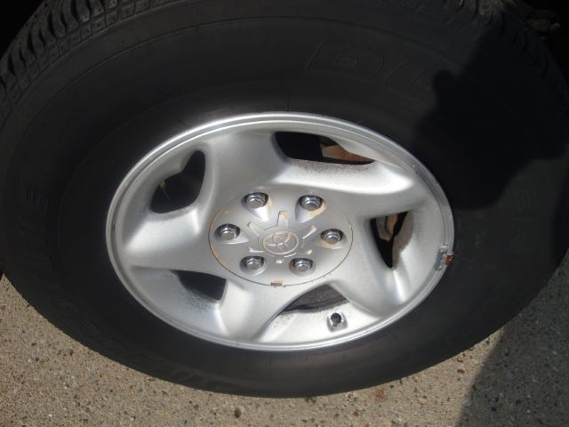 Toyota Tundra 2000 photo 24