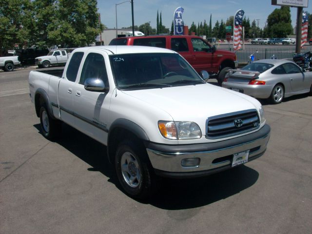 Toyota Tundra Lariat Supercrew 4WD Pickup Truck