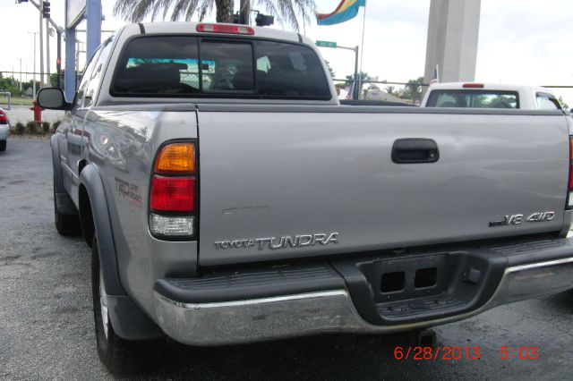 Toyota Tundra Lariat Supercrew 4WD Pickup Truck