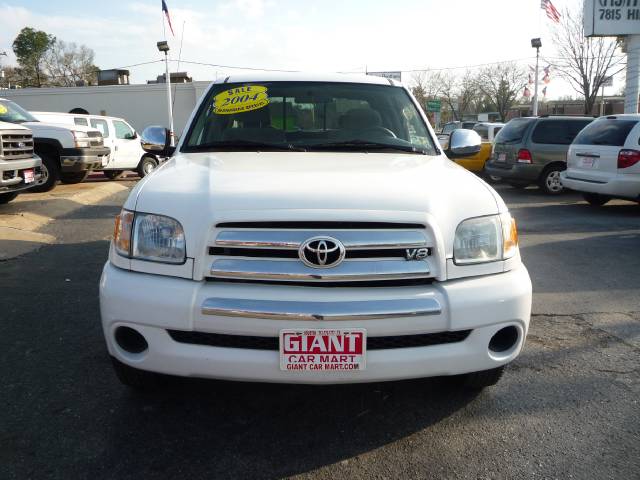 Toyota Tundra 2004 photo 2