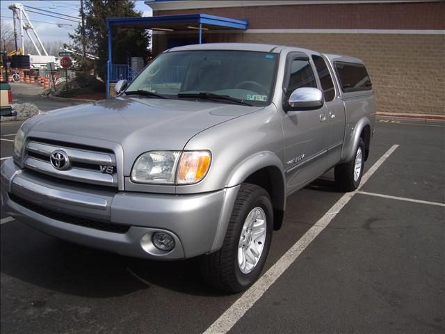 Toyota Tundra 2004 photo 2