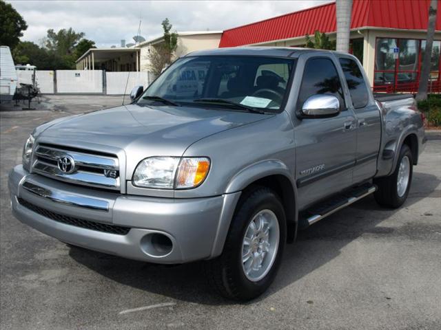 Toyota Tundra 2004 photo 2