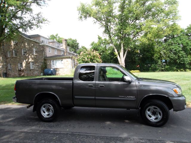 Toyota Tundra Lariat Supercrew 4WD Pickup Truck