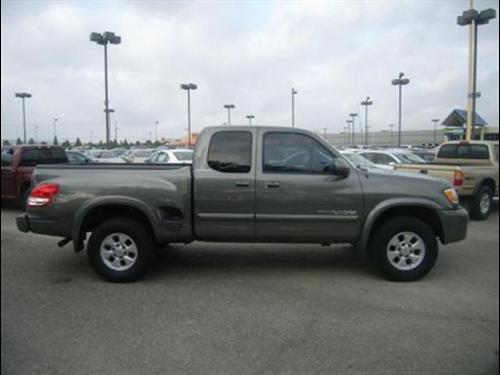 Toyota Tundra 2004 photo 1