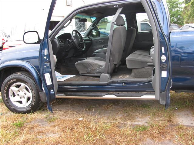 Toyota Tundra 2004 photo 2