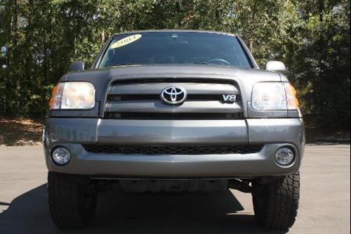 Toyota Tundra 2004 photo 2