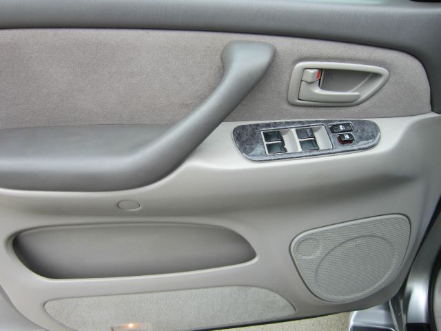 Toyota Tundra 2004 photo 2