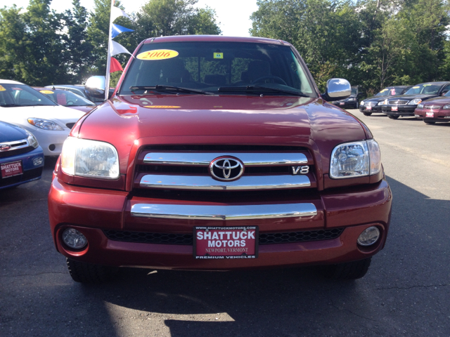 Toyota Tundra Lariat Supercrew 4WD Pickup Truck