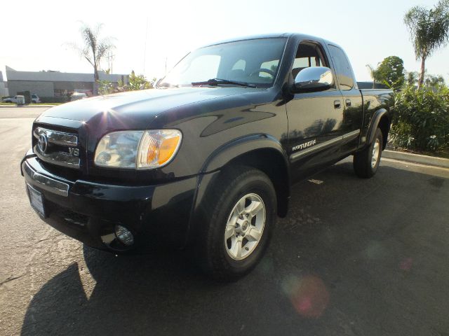 Toyota Tundra 2500 HD SLT Pickup Truck