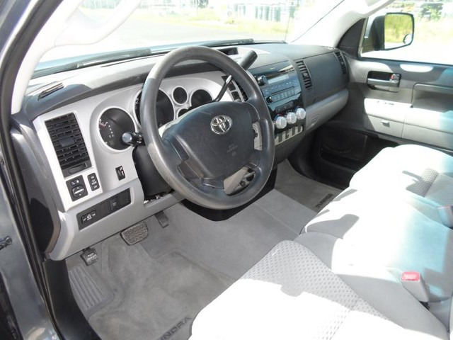 Toyota Tundra T6 AWD 7-passenger Leather Moonroof Pickup Truck