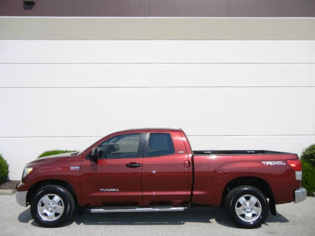 Toyota Tundra 2010 photo 2