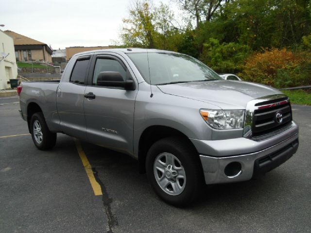 Toyota Tundra 2010 photo 1