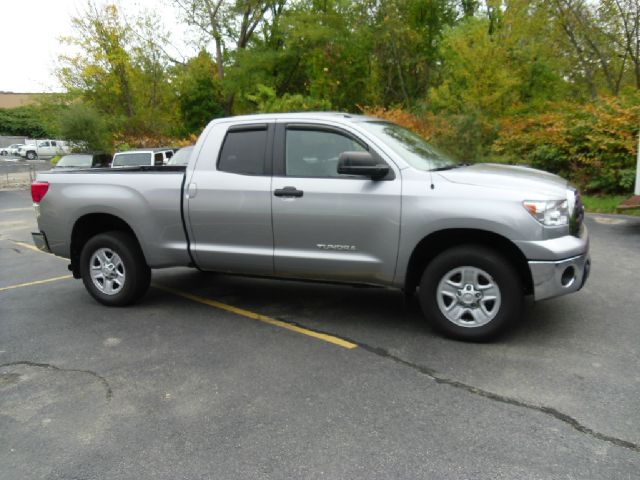 Toyota Tundra 2010 photo 2