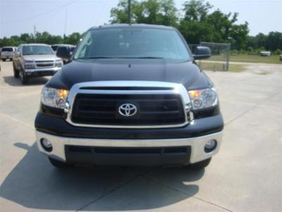 Toyota Tundra 2010 photo 1