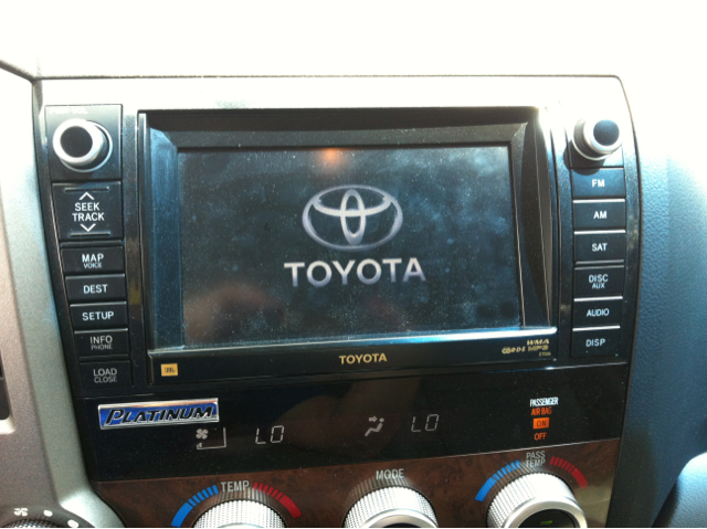 Toyota Tundra 2010 photo 1