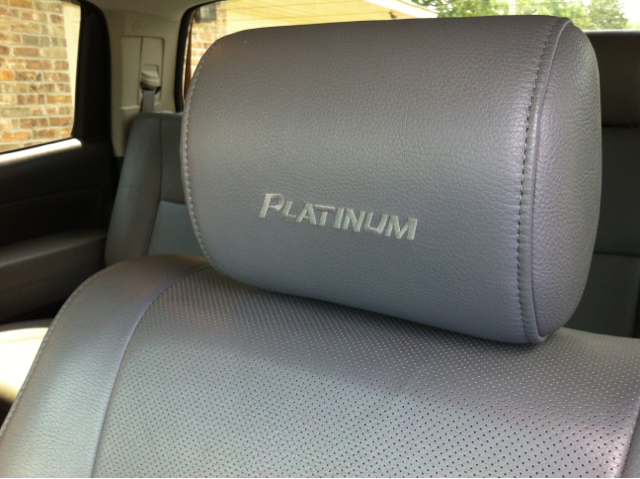 Toyota Tundra 2010 photo 2