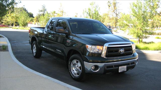 Toyota Tundra 2010 photo 1