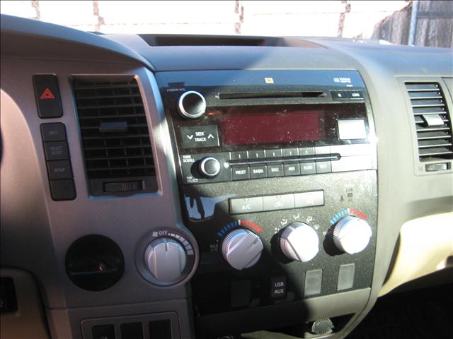 Toyota Tundra 2010 photo 4