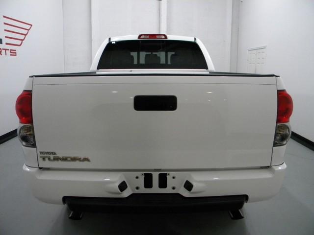 Toyota Tundra 2010 photo 2