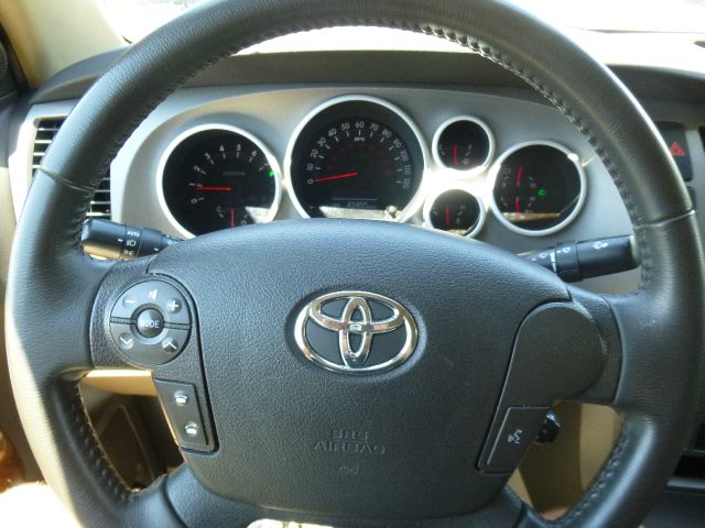 Toyota Tundra 2010 photo 12