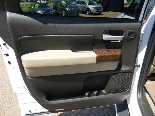 Toyota Tundra 2010 photo 53