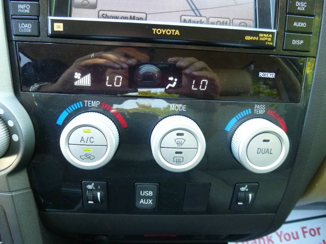 Toyota Tundra 2010 photo 61