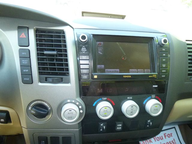 Toyota Tundra 2010 photo 81