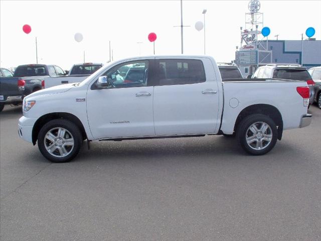 Toyota Tundra 2010 photo 2