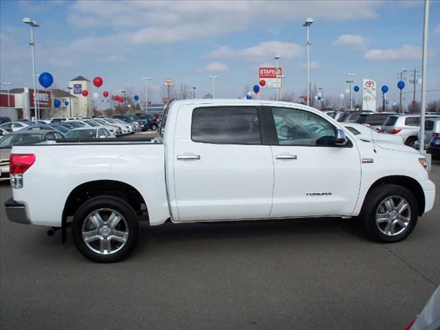 Toyota Tundra 2010 photo 5