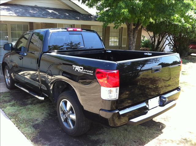 Toyota Tundra 2010 photo 2