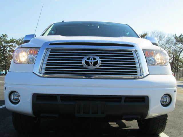Toyota Tundra 2010 photo 2