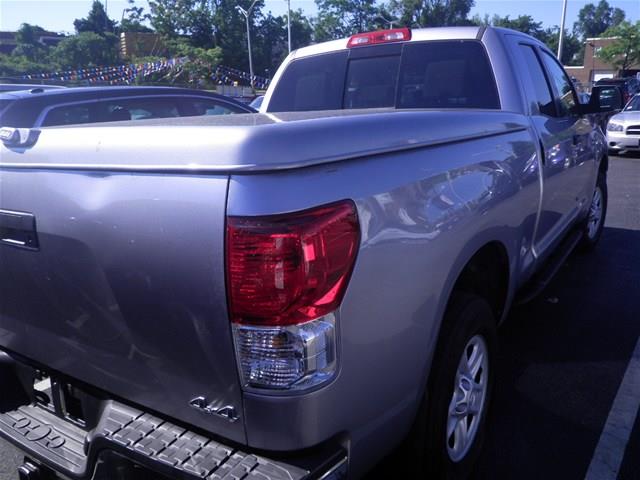 Toyota Tundra 2010 photo 4