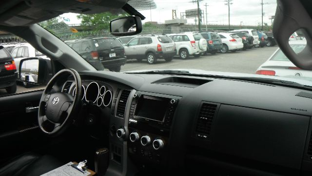 Toyota Tundra 2010 photo 1