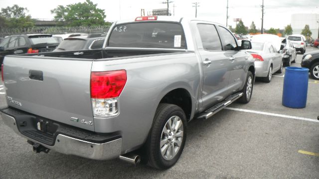 Toyota Tundra 2010 photo 2