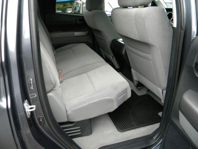 Toyota Tundra 2010 photo 10