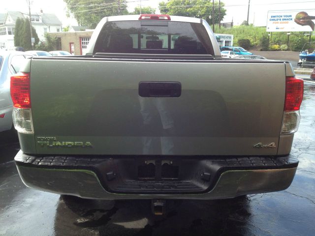 Toyota Tundra 2010 photo 1