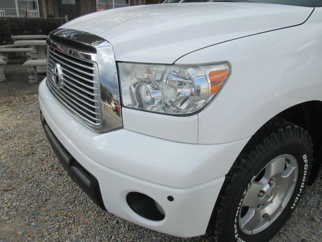 Toyota Tundra 2010 photo 1