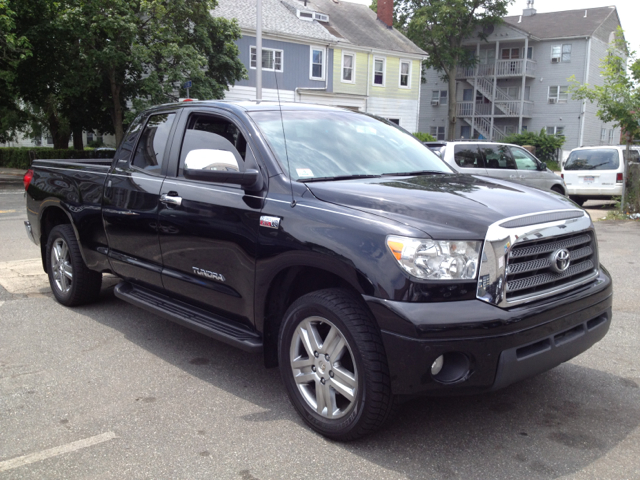 Toyota Tundra 2010 photo 2