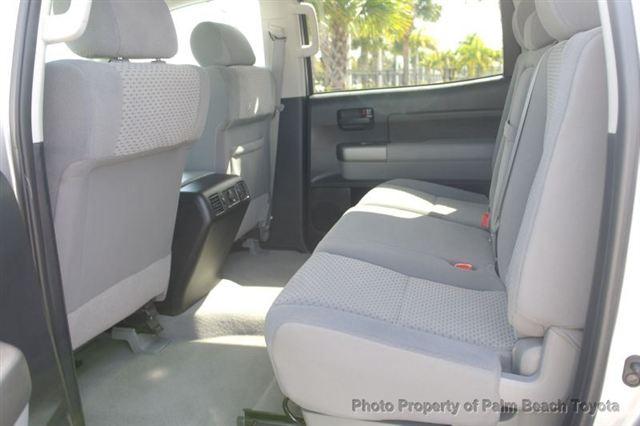 Toyota Tundra 2010 photo 1