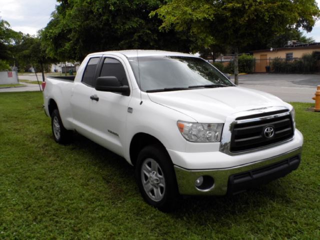 Toyota Tundra 2010 photo 2