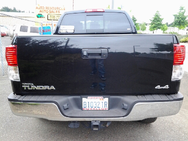 Toyota Tundra 2010 photo 1