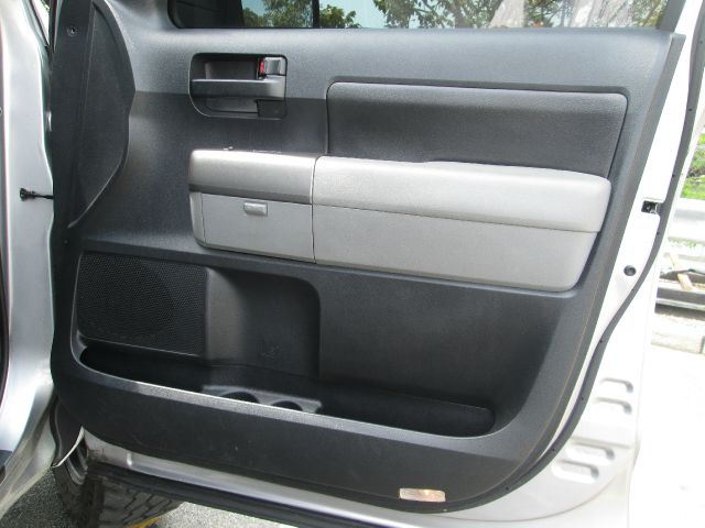 Toyota Tundra 2010 photo 18