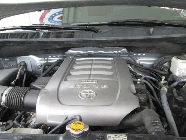 Toyota Tundra 2010 photo 24