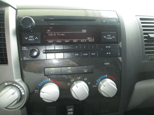 Toyota Tundra 2010 photo 6