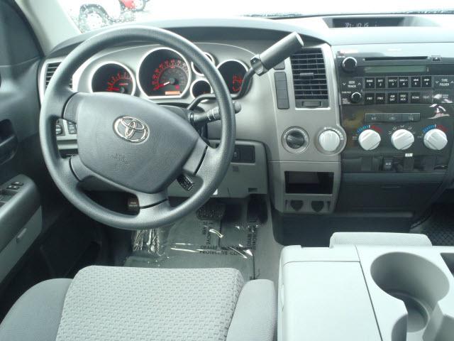 Toyota Tundra 2011 photo 4