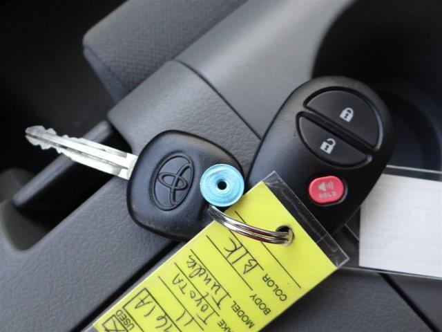 Toyota Tundra 4WD Crew Cab SLE Z71 Pickup Truck