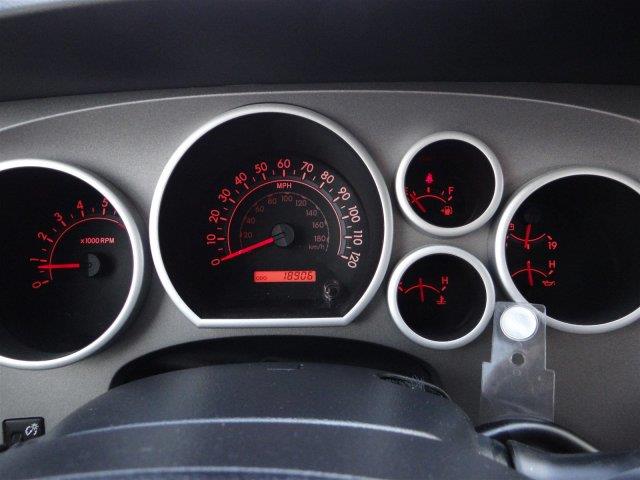 Toyota Tundra 2011 photo 10