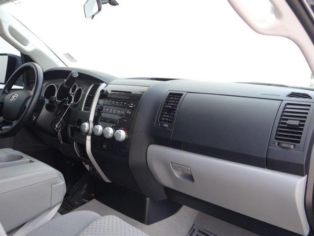 Toyota Tundra 2011 photo 28