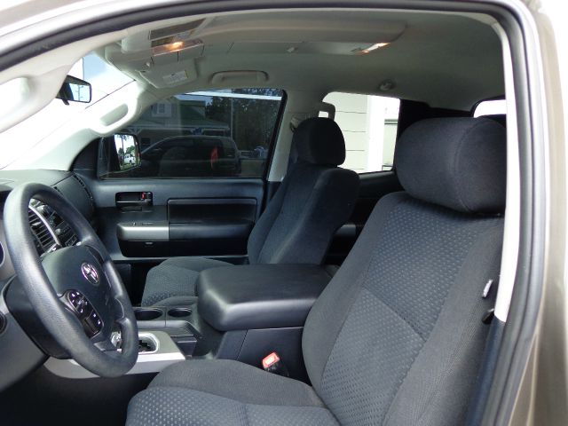 Toyota Tundra Touring 4x4 Tow Pkg Pickup Truck